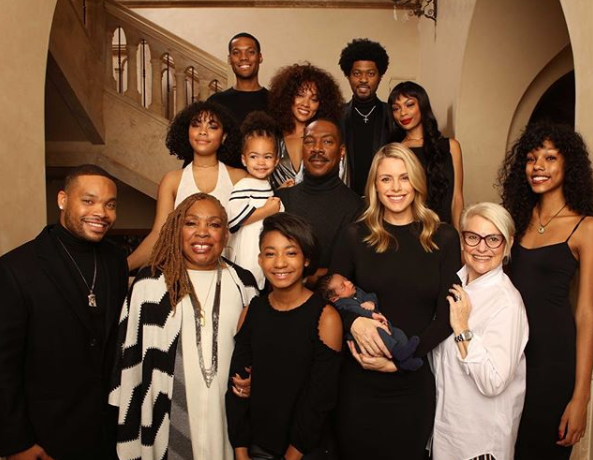 Pela primeira vez, o ator Eddie Murphy divulga foto ao lado dos seus dez filhos