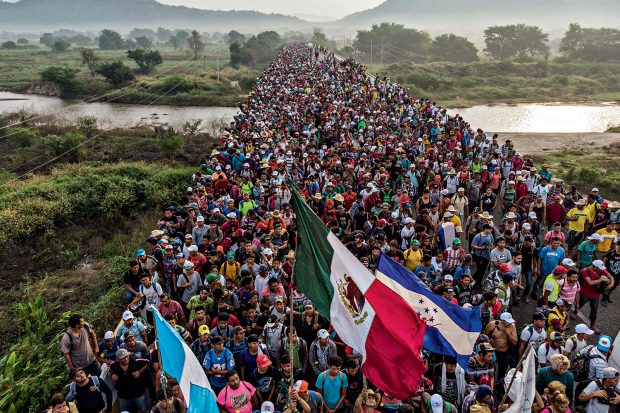 Notícia nova: soldados americanos vão à fronteira com o México