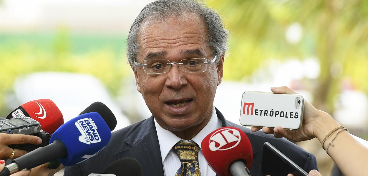 Alterações na Bolsa e no Dólar após anúncio de auxílio emergencial e reforma administrativa