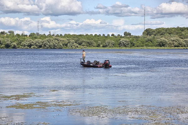 Um pequeno submarino foi encontro um objeto misterioso no Lago Ontário