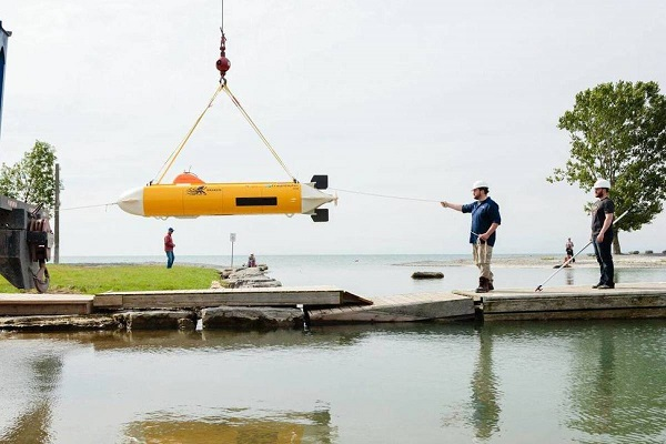 Um pequeno submarino foi encontro um objeto misterioso no Lago Ontário