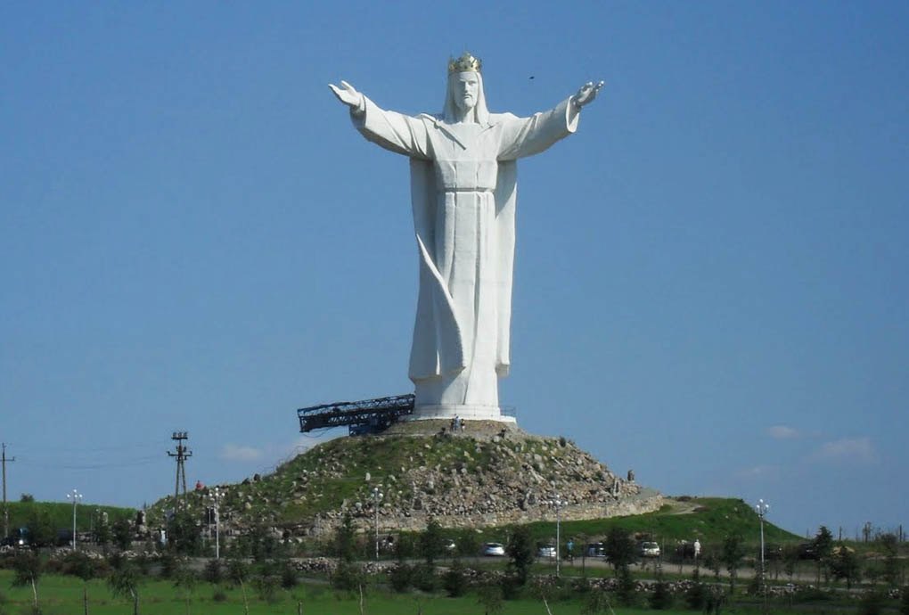As 3 maiores estátuas de Cristo no mundo - Cristo Redentor não é uma delas